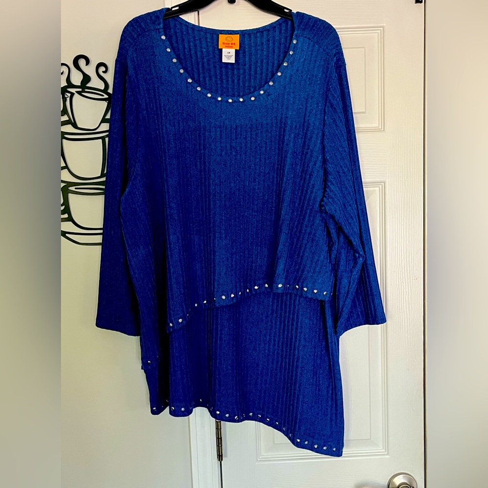 Dressy/casual blouse